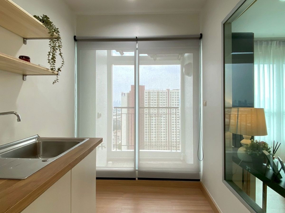 picture Condo for sale Aspire Rama 4 Price 2.39 MB. Renovated - 11/11