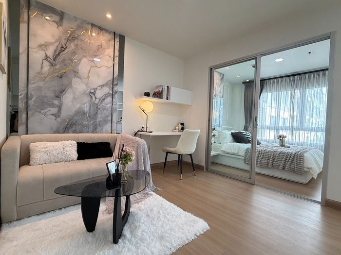 รูป 💥💥ขายห้องพร้อมอยู่!! คอนโด The Trust Residence Pinklao 1Bed 29.30 ตร.ม ชั้น 28 รีโนเวทใหม่ แต่งสวย เพียง 1.89 ล้านบาท!! สอบถาม LINE ID: @atfirm💥💥 - รูปที่ 1/18