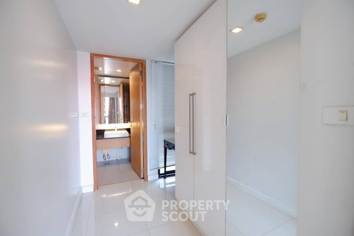 picture 1-BR Condo at Socio Ruamrudee near BTS Nana (ID 1552802) - 7/10