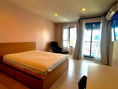 Condos for rent Chulalongkorn University : Code: KJ8646  for rent Life One Wireless // Line ID: @kjcondo (with @) //