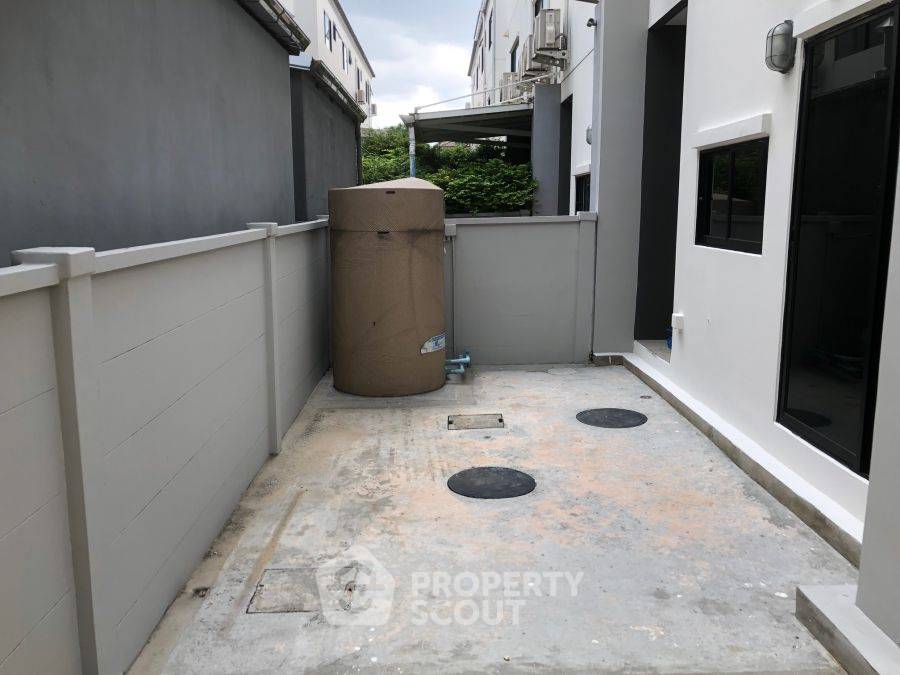 picture 4-BR House at Baan Klang Muang Ramintra - Watcharapol in Khlong Thanon (ID 2150445) - 2/10