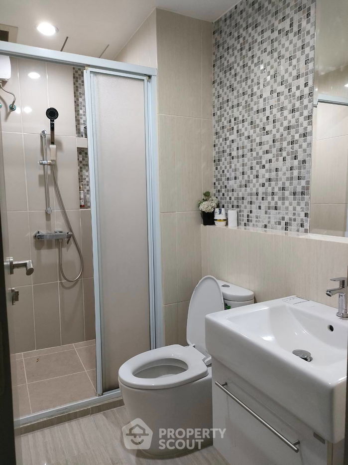 picture 2-BR Condo at Life Ratchadapisek near MRT Huai Khwang (ID 2300480) - 4/12