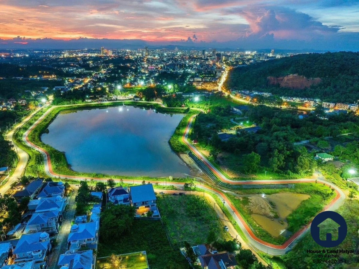 รูป ขายด่วนที่ดินสวยติดโครงการแก้มลิง หลังมอ. ขนาด 371 ตร.วา (เกือบ 1 ไร่) ขาย 45 ล้านบาท เหมาะทำร้านอาหาร คาเฟ่ - รูปที่ 2/11