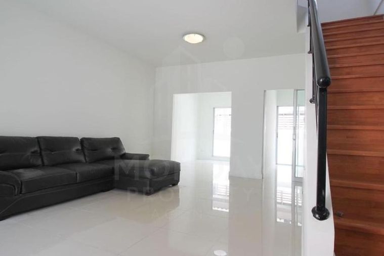 3-bed townhouse for sale, 200 sq wah, Vista Park Rama 2