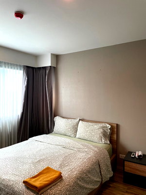 Condos for rent : Condo For Rent Blossom Condo @ Sathorn - Charoenrat (D6809015) ID Line : @condo101