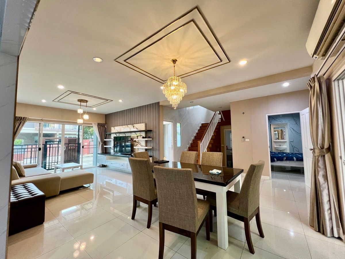 picture For Rent – Newly Renovated 2-Storey Detached House in Passorn Prestige Luxe, Pattanakarn 44 (Accessible from On Nut 39, Srinakarin - 3/23