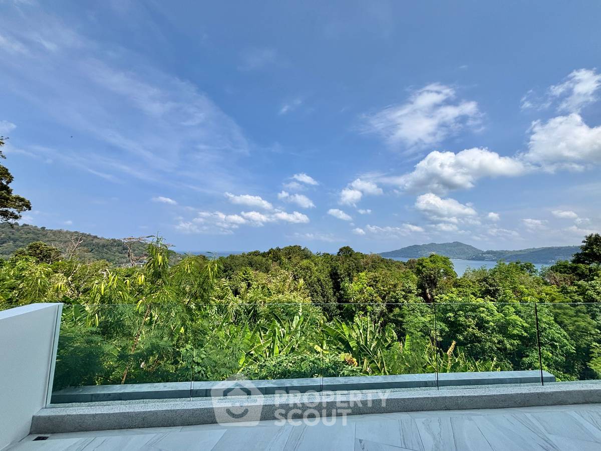 picture Blue Point Condos - 3-bed duplex and private pool with sea view by Patong Beach (ID 985749) - 24/27