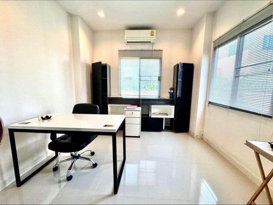 รูป [ให้เช่า] หมู่บ้าน เพอร์เฟค เพลส สุขุมวิท 77 - สุวรรณภูมิ / 3 ห้องนอน 3 ห้องน้ำ / 56 ตารางวา **50,000** บ้านเดี่ยวตกแต่งสวย ติดโรบินสันลาดกระบัง - รูปที่ 10/12