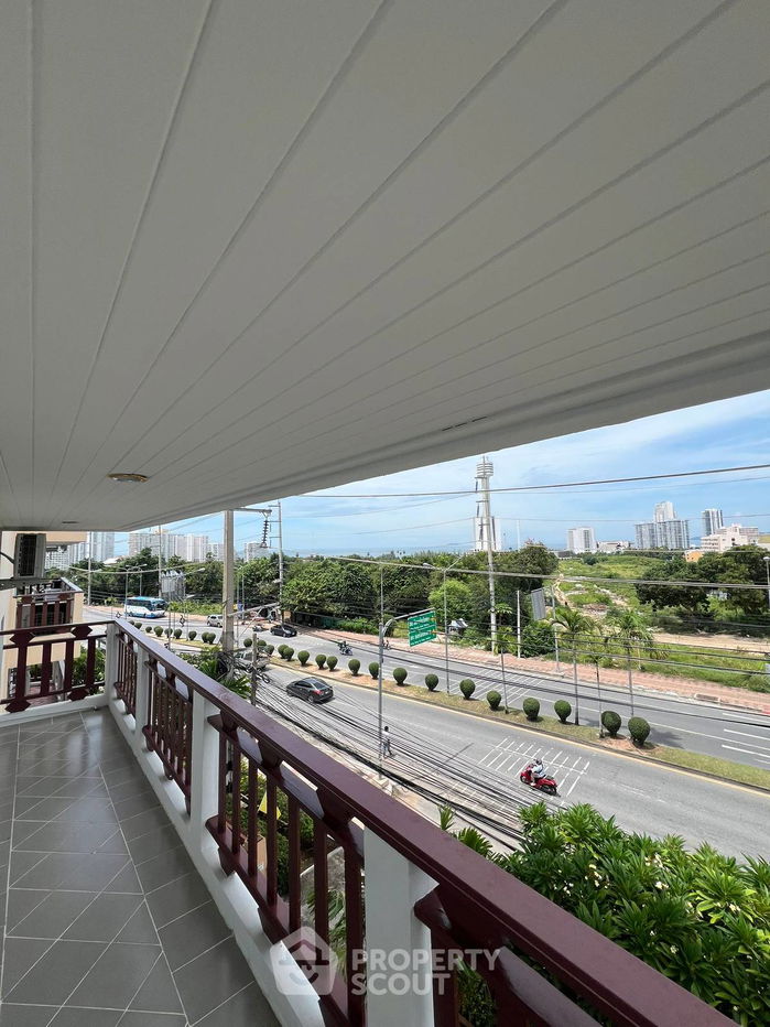 picture 3-BR Condo at Royal Hill Resort Condominium close to Pattaya South (ID 2292743) - 5/24