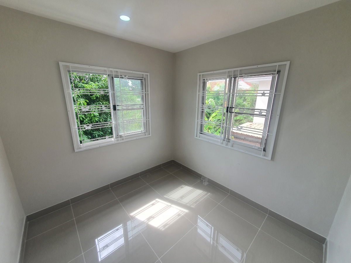 picture Beautiful corner townhouse, special discount, 2-storey, 30 square wah, Baan Pruksa 33 Bang Bua Thong, beautiful view, nice garden, newly renovated - 25/27