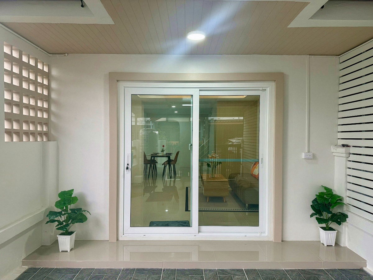 รูป บ้านสวย  หลังริม  #หมู่บ้านอรุณธร  สายไหม  สุขาภิบาล 5  รีโนเวทใหม่  ใกล้ตลาดออเงิน - รูปที่ 2/16