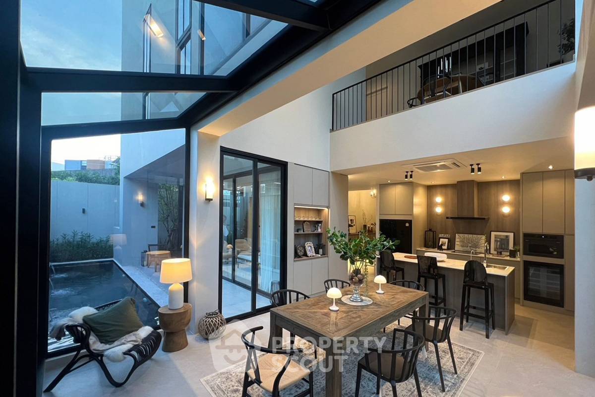 picture 4-BR House near BTS Phra Khanong (ID 2176464) - 4/31