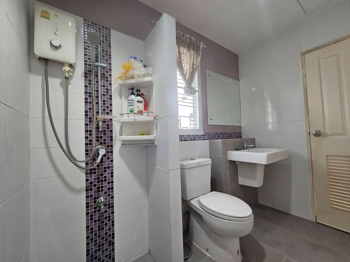 รูป ขายบ้านแฝด หมู่บ้านกรูฟวิลล์ บางนา 4 ห้องนอน 2 ห้องน้ำ ใกล้เมกาบางนา เข้าออกได้หลายทาง - รูปที่ 9/10