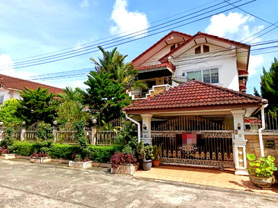 Houses for sale Southern Region Industrial Estate Songkhla : Large detached house for sale in a development in Khuan Lang, Hat Yai. 4 bedrooms, 162 sq. wah.