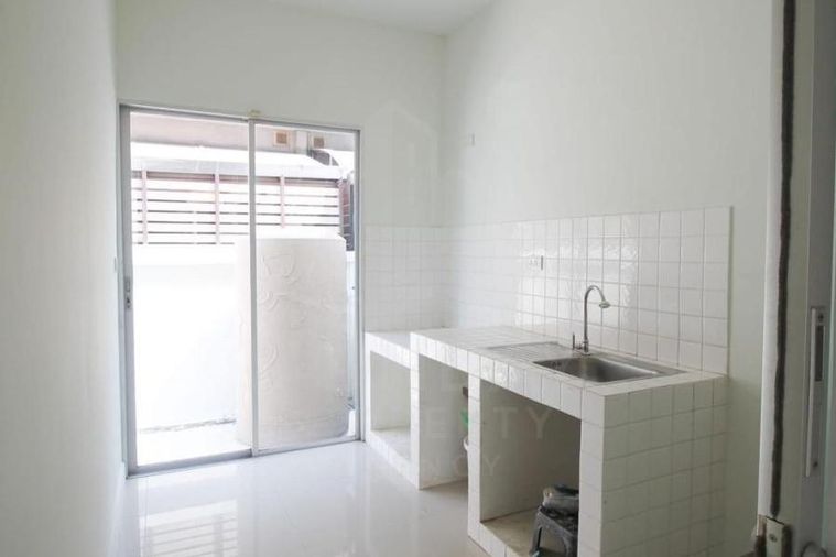 3-bed townhouse for sale, 200 sq wah, Vista Park Rama 2