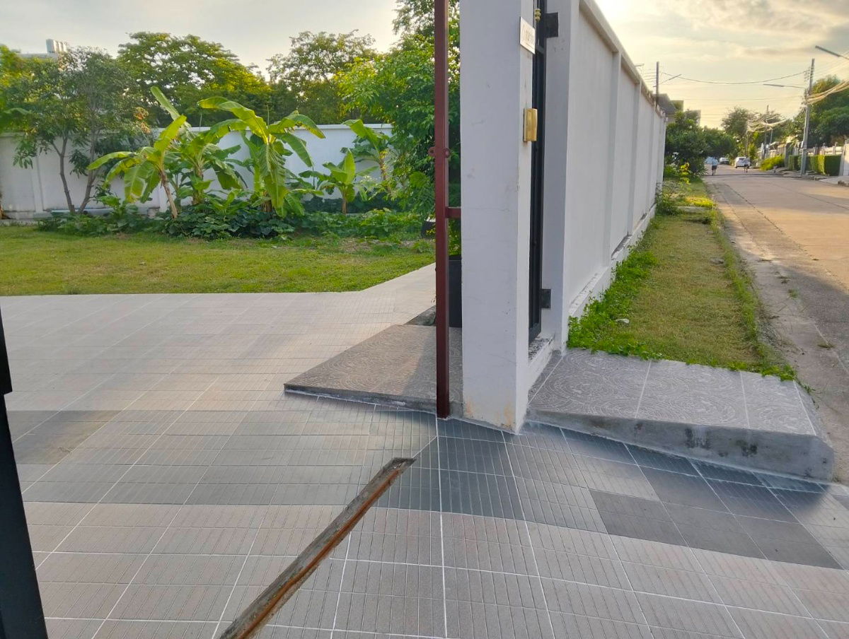 picture House for rent close to Harrow International School Bangkok, Government Complex  - 1/15