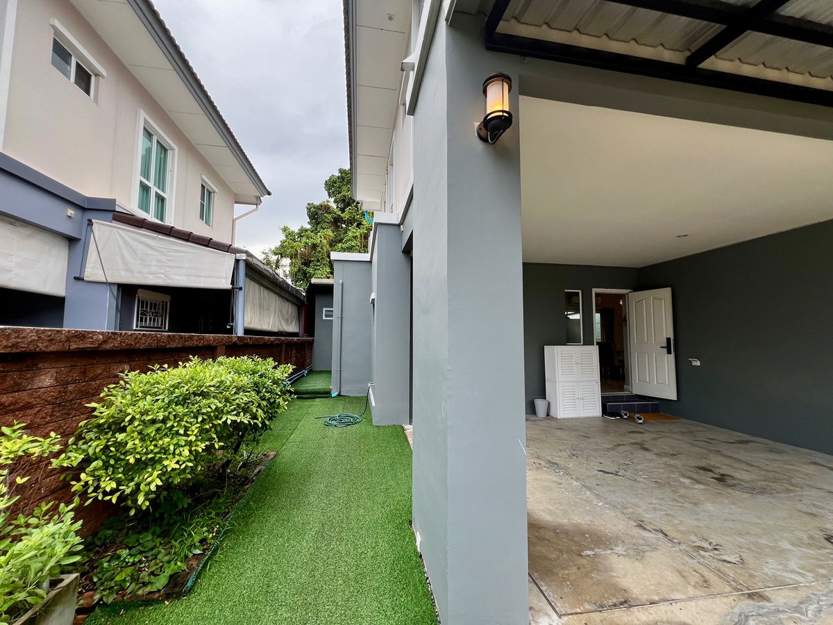 picture For Rent – Newly Renovated 2-Storey Detached House in Passorn Prestige Luxe, Pattanakarn 44 (Accessible from On Nut 39, Srinakarin - 21/23