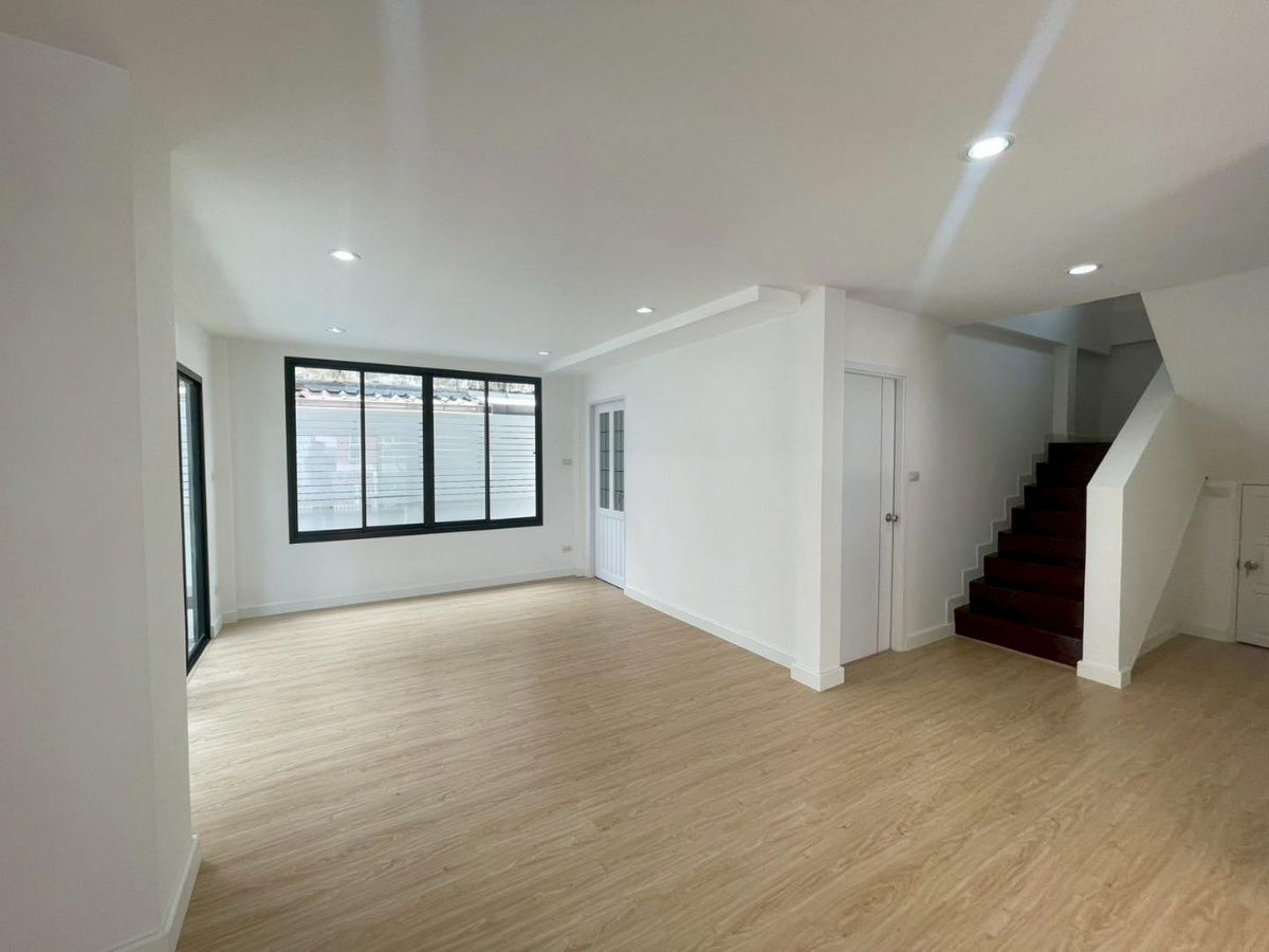 picture Beautiful house, ready to move in, Panthong Village, Rangsit Khlong 5 - 10/39