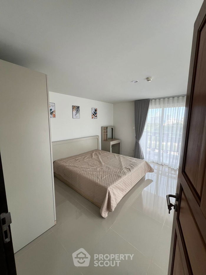 picture 3-BR Condo at Royal Hill Resort Condominium close to Pattaya South (ID 2292743) - 10/24