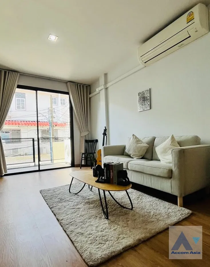 picture 🔼🔽 AccomA 📩 Home Office 3 BR Townhouse in Khlong Ton Nuea (AA12098) - 4/20