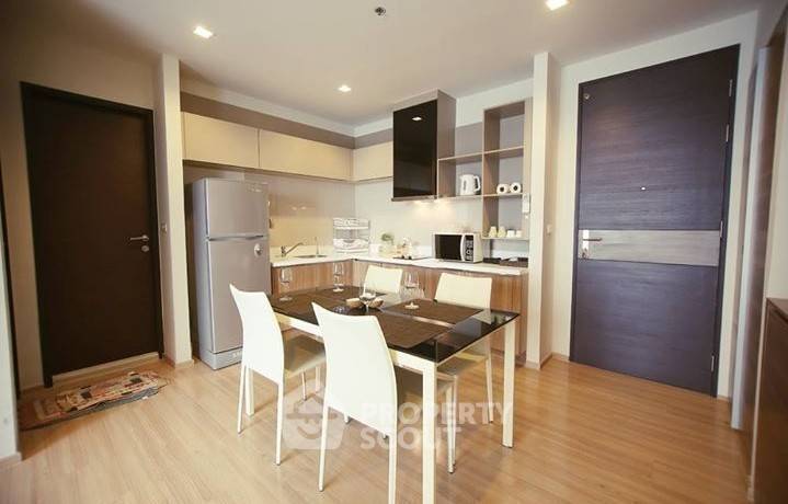 รูป คอนโด 2-ห้องนอน ที่ ริธึ่ม สาทร ใกล้ BTS สะพานตากสิน (ID 387092) - รูปที่ 5/8