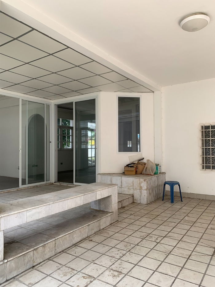 picture for Sale Rare Item House in the middle of Sathorn, in a prime location on Soi Yen Akat 1, near One Bangkok and the Bangkok CBD - 8/13