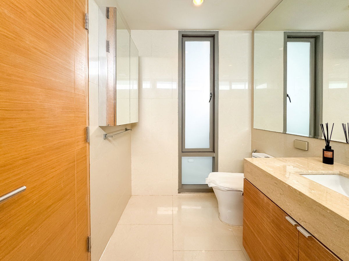 picture ✨ Condo for sale, great Location The Breeze Narathiwas, only at 9.5 million High floor, beautiful river view,   - 28/42