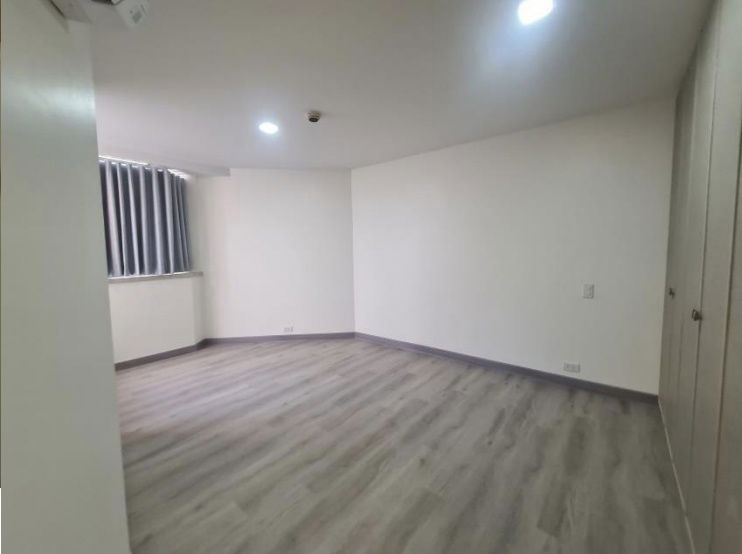 รูป Newly Renovated Room | 3B3B 260 ตร.ม. ชั้นสูง ใกล้ BTS พร้อมพงษ์ ใจกลางสุขุมวิท  - รูปที่ 13/13