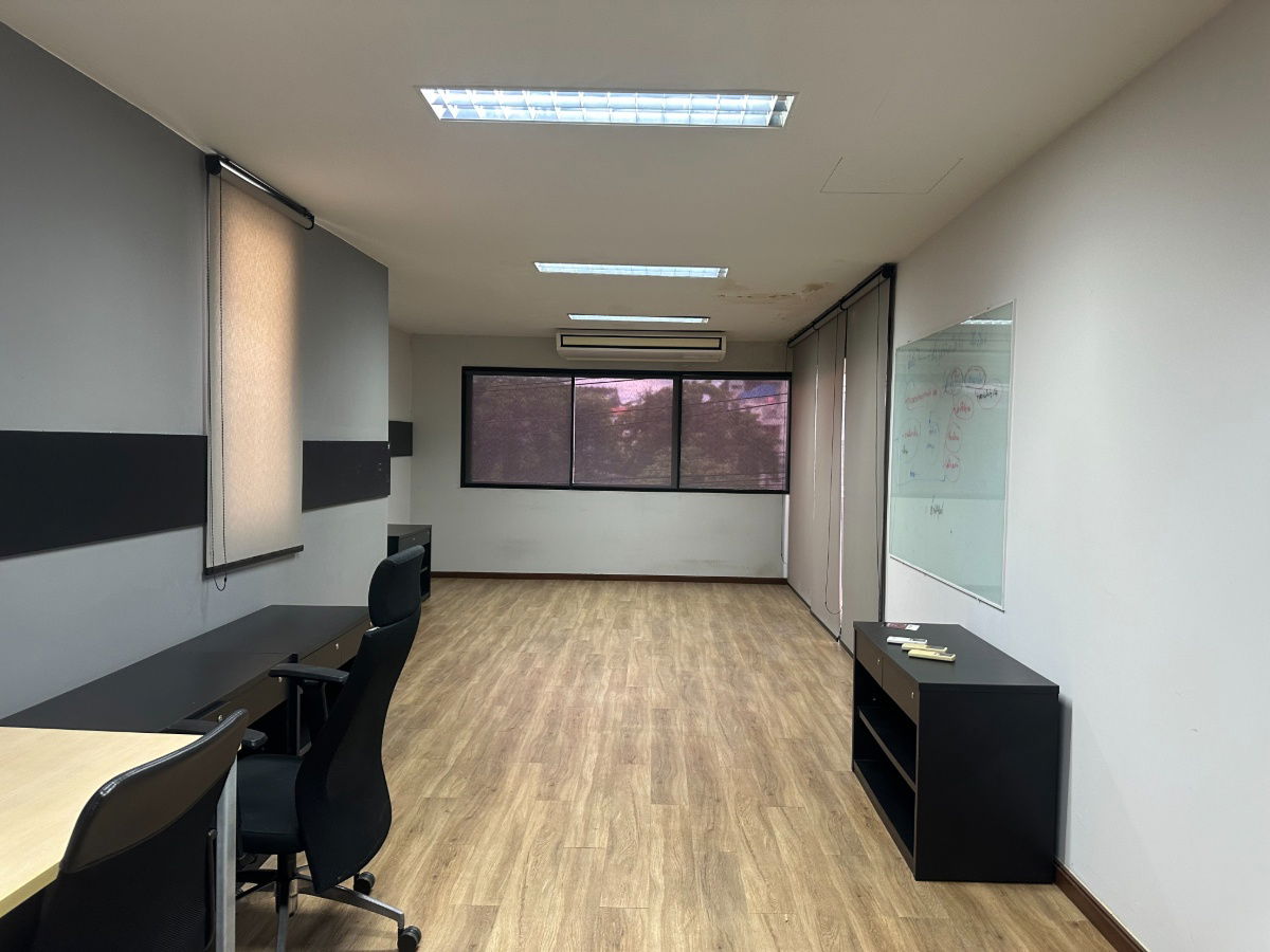 รูป ให้เช่า Home Office บ้านเดี่ยว 2 ชั้น ซอยรัชดา 58 กรุงเทพฯ - รูปที่ 15/18