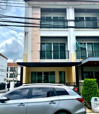 ทาวน์โฮม กรุงเทพมหานคร : 🏡 ขายด่วน! ทาวน์โฮม 3 ชั้น บ้านกลางเมือง S-Sense ศรีนครินทร์ | รีโนเวทใหม่ทั้งหลัง  บนทำเลศักยภาพ ใกล้รถไฟฟ้า