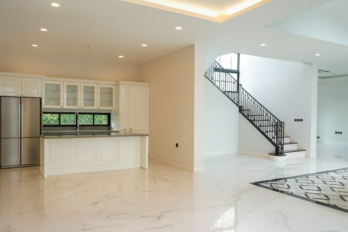 picture  Baan Sansiri Pattanakarn Luxury 2-Storey Residence| 5 Bedrooms | Prime Pattanakarn Location - 12/17