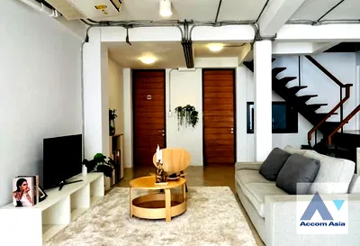 ทาวน์โฮม ถนนสุขุมวิท : 🔼🔽 AccomA 📩 Home Office 3 BR Townhouse in Khlong Ton Nuea (AA12098)
