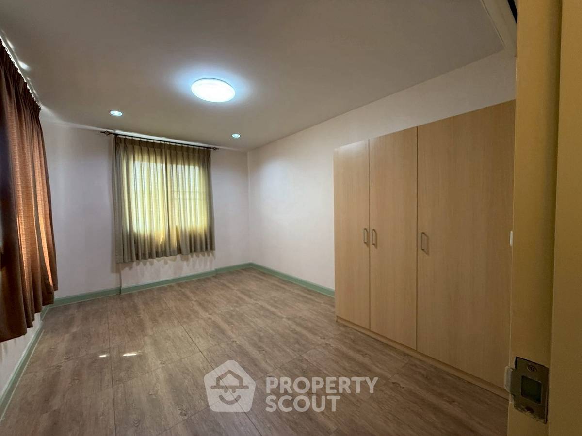 รูป คอนโด 2-ห้องนอน ที่ เบล พาร์ค เรสซิเดนท์ คอนโดมิเนียม ใน ช่องนนทรี (ID 2296236) - รูปที่ 11/12