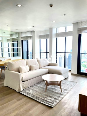 Condos for sale Sri Ayudhya School : Combine 3 Beds 126.84 sq.m. Super High Fl. 40+ Nice View&Perfect Location BTS Phloen Chit at Noble Ploenchit Condo / For Sale