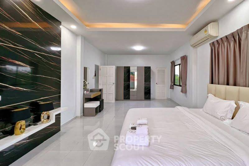 picture 4-BR House close to East Pattaya (ID 2300628) - 9/12