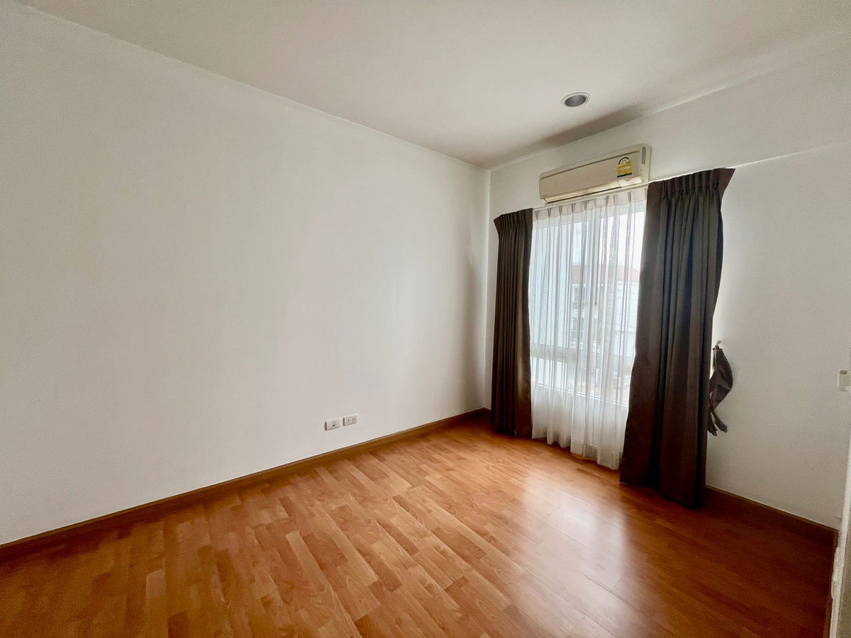 รูป 🏡 ขายด่วน! ทาวน์โฮม 3 ชั้น บ้านกลางเมือง S-Sense ศรีนครินทร์ | รีโนเวทใหม่ทั้งหลัง  บนทำเลศักยภาพ ใกล้รถไฟฟ้า - รูปที่ 17/26