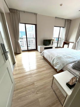 BTS Phrom Phong 180 m. Price  49,000 Baht Condo Noble Refine ( Rental )