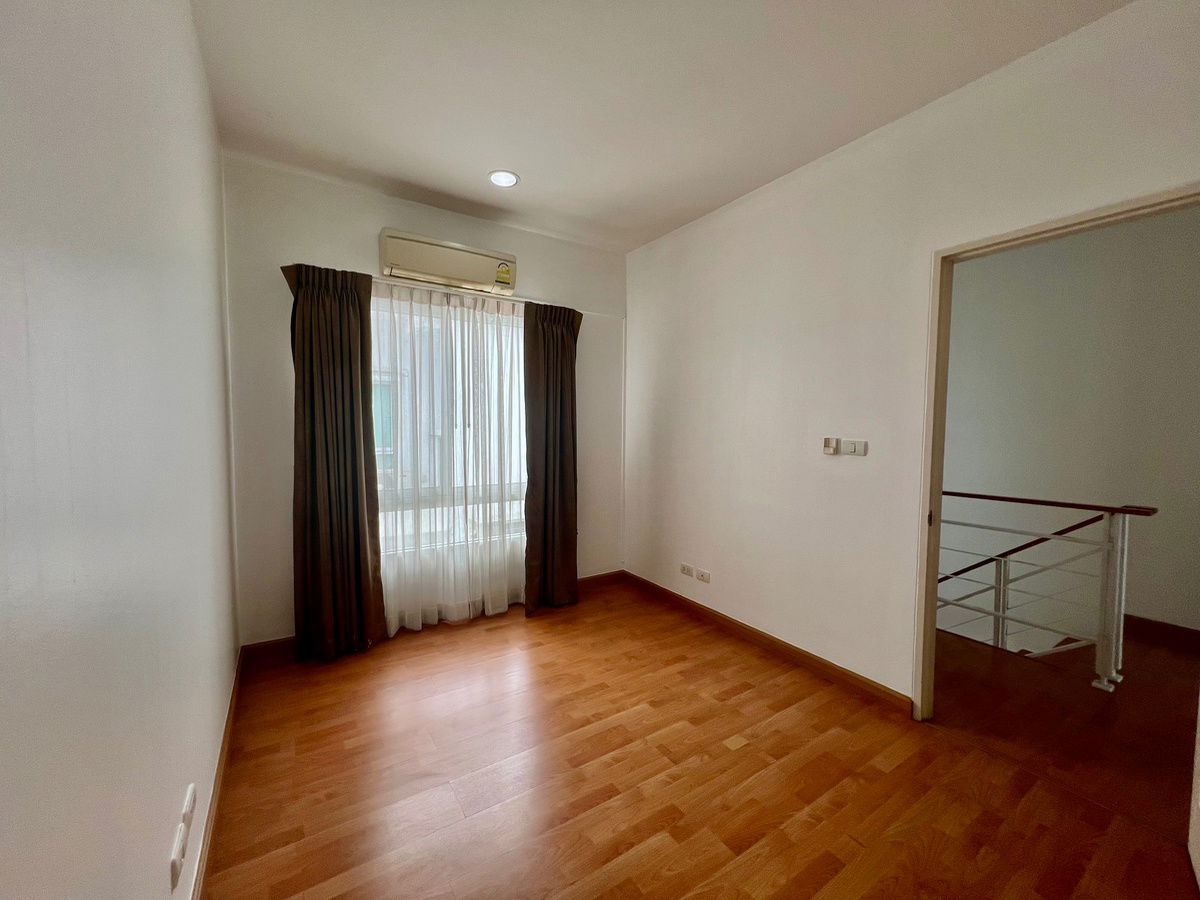 รูป 🏡 ขายด่วน! ทาวน์โฮม 3 ชั้น บ้านกลางเมือง S-Sense ศรีนครินทร์ | รีโนเวทใหม่ทั้งหลัง  บนทำเลศักยภาพ ใกล้รถไฟฟ้า - รูปที่ 18/26