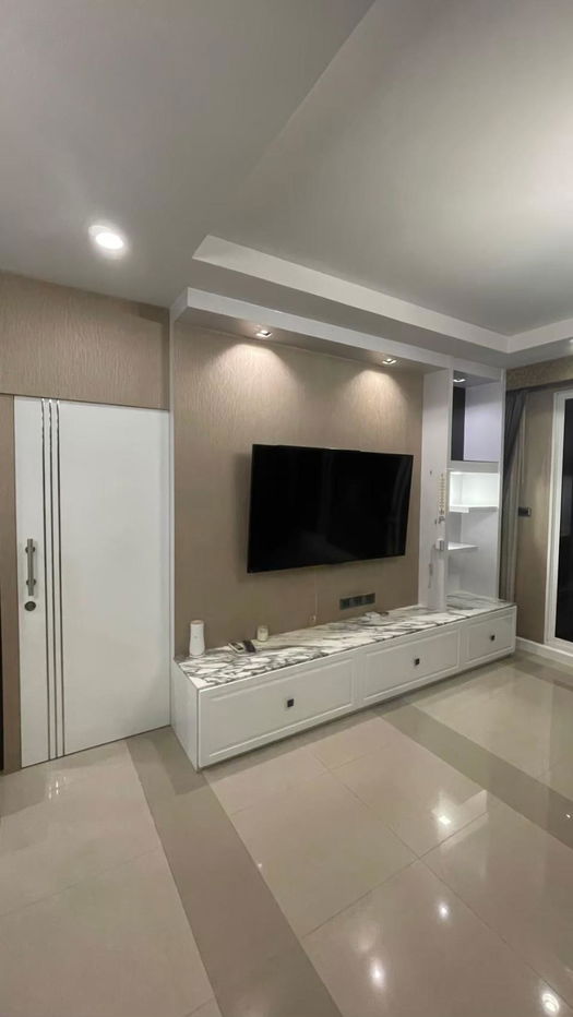 picture Newly Renovated Unit | North-Facing, Shaded All Day | 3 Bedrooms, 3 Bathrooms with 2 Parking Spaces | Fully Furnished & Ready to Move In - 16/20