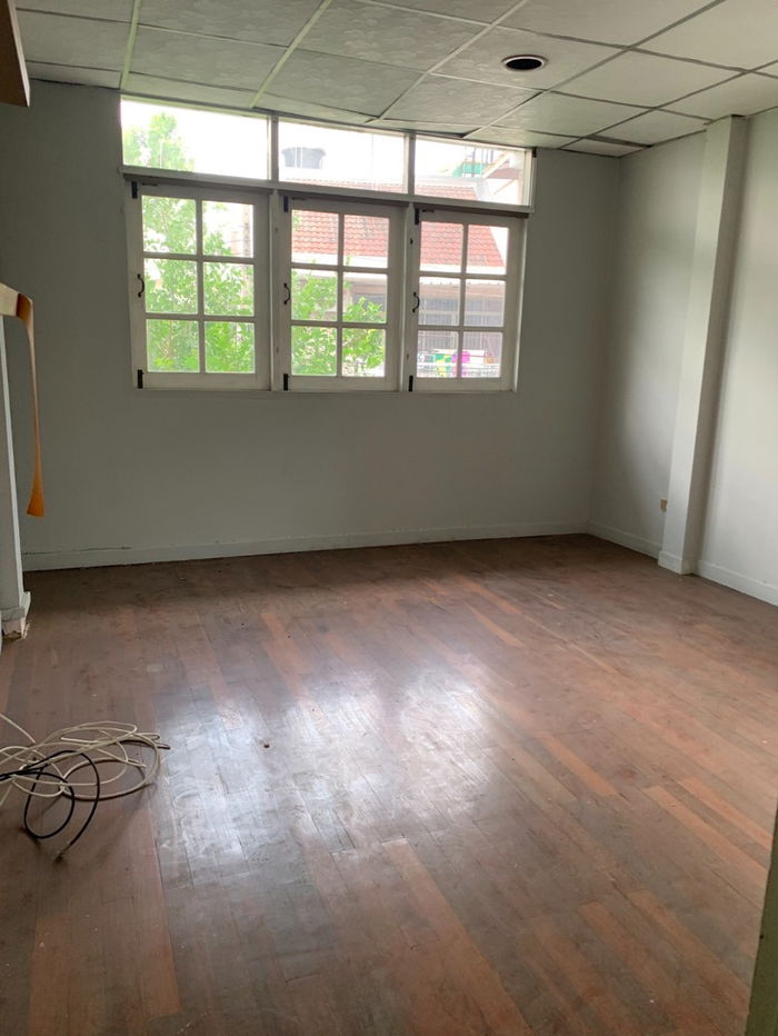 picture for Sale Rare Item House in the middle of Sathorn, in a prime location on Soi Yen Akat 1, near One Bangkok and the Bangkok CBD - 9/13