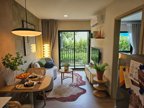 Beautiful condo for sale! Excellent location near Burapha University Bangsaen Toshin/Fish Market 💥 Corner unit on the 6th floor, extremely private!