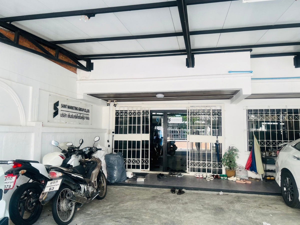 รูป ขายทาวน์โฮม 2 ชั้น 38 ตร.วา ซอยลาดพร้าว 26 แยก 1 ใกล้ MRT ลาดพร้าว เหมาะสำหรับบ้านและออฟฟิศ ทาวน์โฮมใจกลางเมืองเดินทางสะดวก  - รูปที่ 2/27