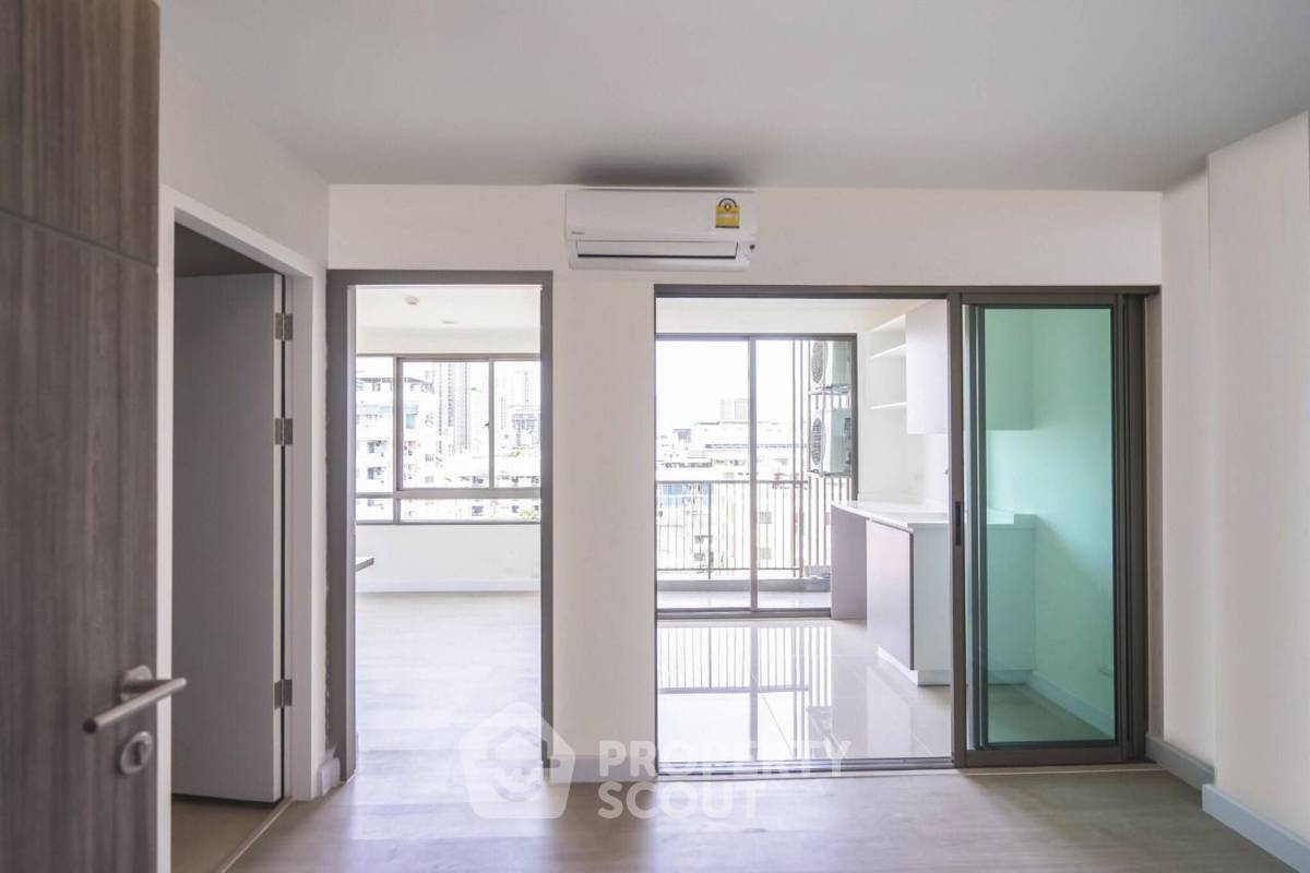 picture 1-BR Condo at Metro Luxe Ratchada near MRT Huai Khwang (ID 2300012) - 1/15
