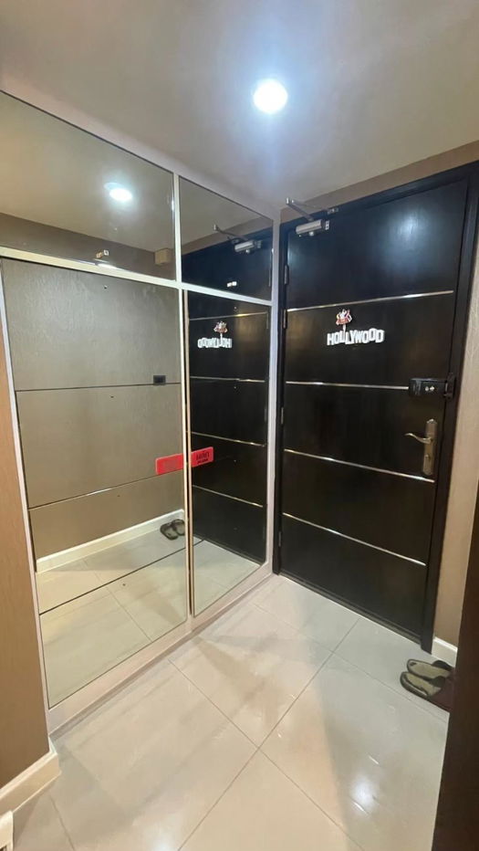 picture Newly Renovated Unit | North-Facing, Shaded All Day | 3 Bedrooms, 3 Bathrooms with 2 Parking Spaces | Fully Furnished & Ready to Move In - 15/20