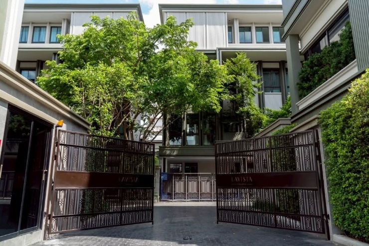 รูป ให้เช่าบ้านเดี่ยว 4 ชั้น โครงการ ลาวิสต้า เพรสทีจ วิลเลจ เอกมัย 10 4 ห้องนอน  - รูปที่ 2/8