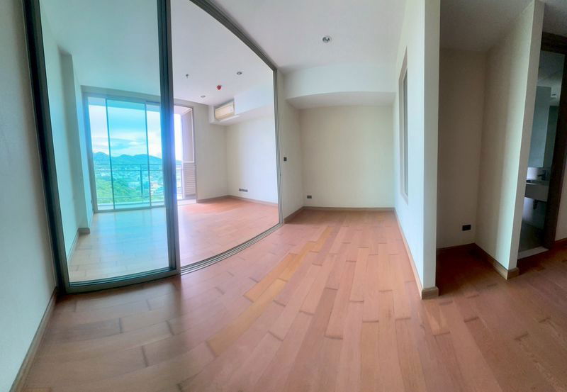picture Condo for sale in Sriracha, very luxurious, in the heart of the city, Marina Bay Front, high floor, beautiful view. - 7/11