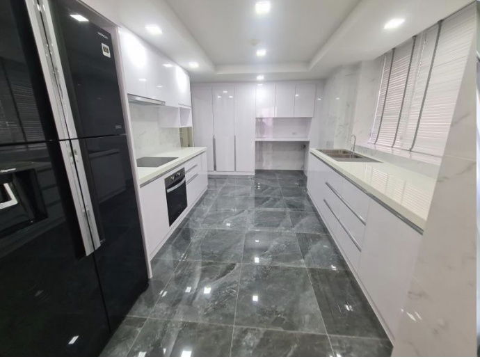 รูป Newly Renovated Room | 3B3B 260 ตร.ม. ชั้นสูง ใกล้ BTS พร้อมพงษ์ ใจกลางสุขุมวิท  - รูปที่ 10/13