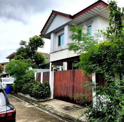 บ้านเดี่ยว ศูนย์ฝึกอบรม tot : ขายบ้านเดี่ยว 2 ชั้น เนื้อที่ 45 ตร.ว ซอยติวานนท์ 25 (ปี 54 ไม่โดนน้ำท่วม) ใกล้รถไฟฟ้าสายสีม่วง สถานีบางกระสอ และสายสีชมพู สถานีสนามบินน้ำ