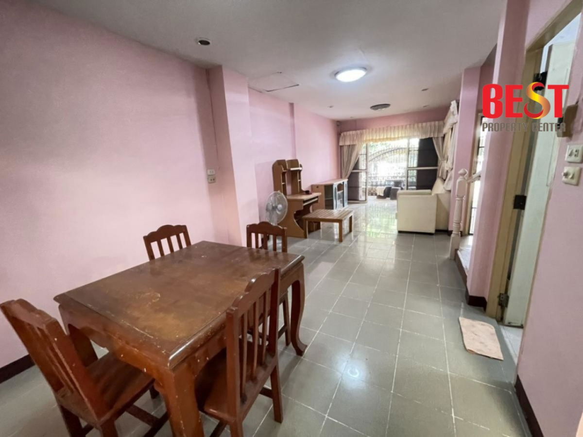 รูป ขายทาวน์เฮ้าส์ 3 ห้องนอน ขนาด 20 ตร.วา หมู่บ้านวรารักษ์ เขตคลองสามวา ใกล้สวนสยาม-แฟชั่นไอส์แลนด์  - รูปที่ 10/18
