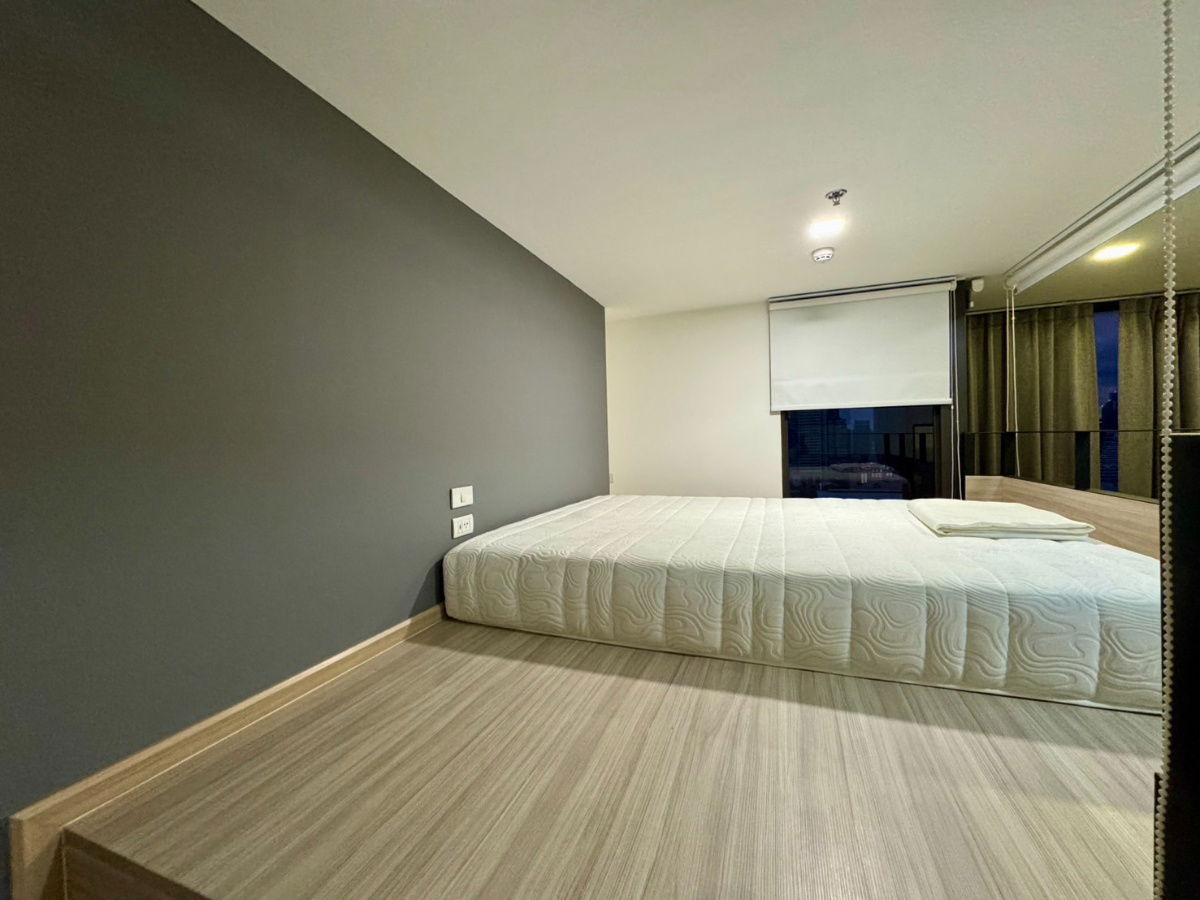 รูป ให้เช่า 📍 Chewathai Residence Asoke 📍 ใกล้ MRT พระราม 9 เฟอร์นิเจอร์ และ เครื่องใช้ไฟฟ้าครบ  - รูปที่ 2/11